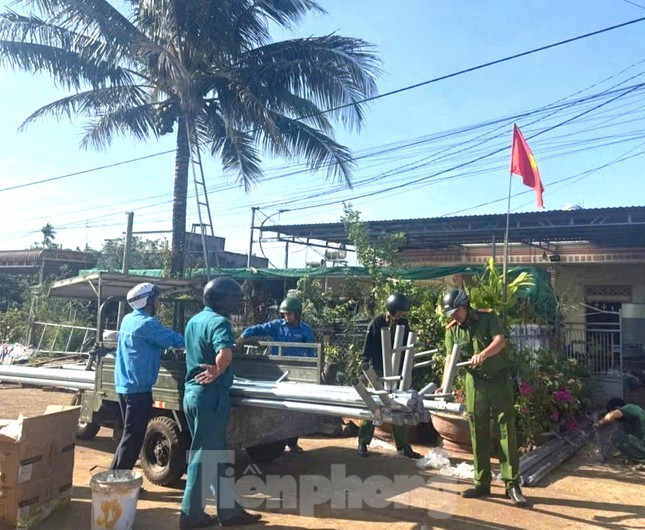 Công trình thể hiện tinh thần chung tay xây dựng nông thôn mới, góp phần để bà con nhân dân đi lại an toàn và thuận lợi, đảm bảo an ninh trật tự, an toàn giao thông trên địa bàn. Công trình thể hiện tinh thần chung tay xây dựng nông thôn mới, góp phần để bà con nhân dân đi lại an toàn và thuận lợi, đảm bảo an ninh trật tự, an toàn giao thông trên địa bàn.
