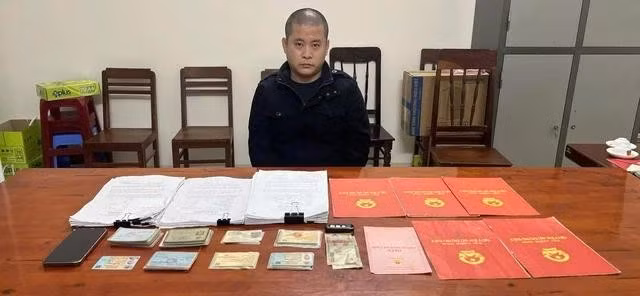 Nguyễn Công Thương tại cơ quan công an