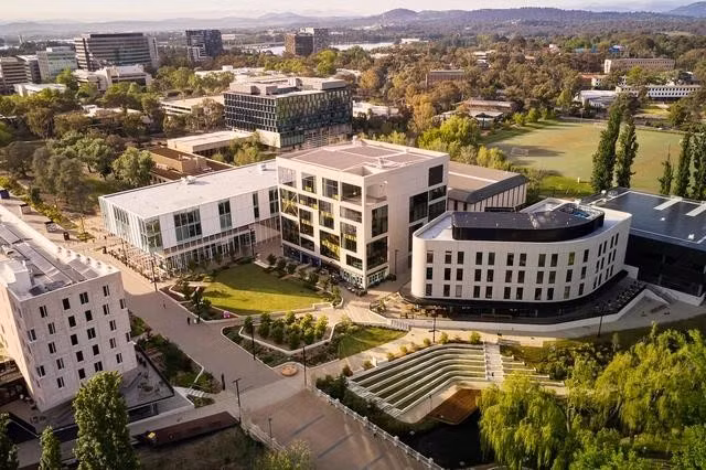 Khuôn viên một cơ sở của ĐH Quốc gia Úc