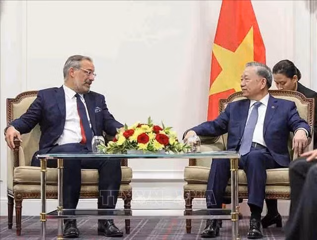 Tổng Bí thư, Chủ tịch nước Tô Lâm tiếp ông Benoit De Saint-Exupery, Tổng Giám đốc Thương mại Toàn cầu, Phó Chủ tịch cấp cao, Thành viên Ban điều hành Tập đoàn Airbus. Ảnh: TTXVN