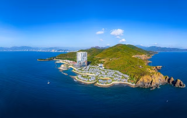 Quần thể dự án Libera Nha Trang với vị trí “lưng tựa núi - mặt hướng biển”