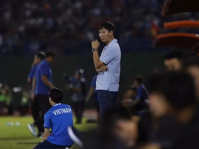 HLV Kim Sang-sik vẫn chưa hài lòng với màn trình diễn của đội tuyển Việt Nam