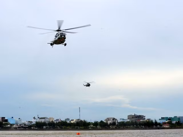 Trực thăng của Trung đoàn 917 làm nhiệm vụ trên vùng biển Tây Nam