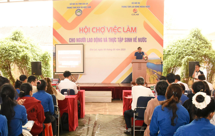 Quang cảnh hội chợ việc làm. Ảnh: Đ.Y quang-canh-hoi-nghi.jpg