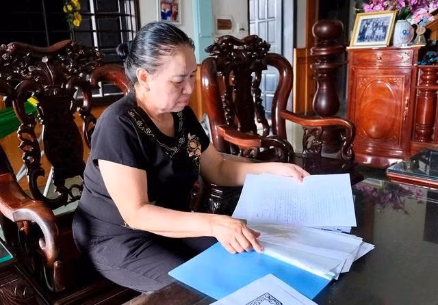 Bà Nguyễn Thị Quý Điểm, em dâu liệt sĩ Nguyễn Quốc Hội, kể lại hành trình hạnh ngộ sau hơn 50 năm