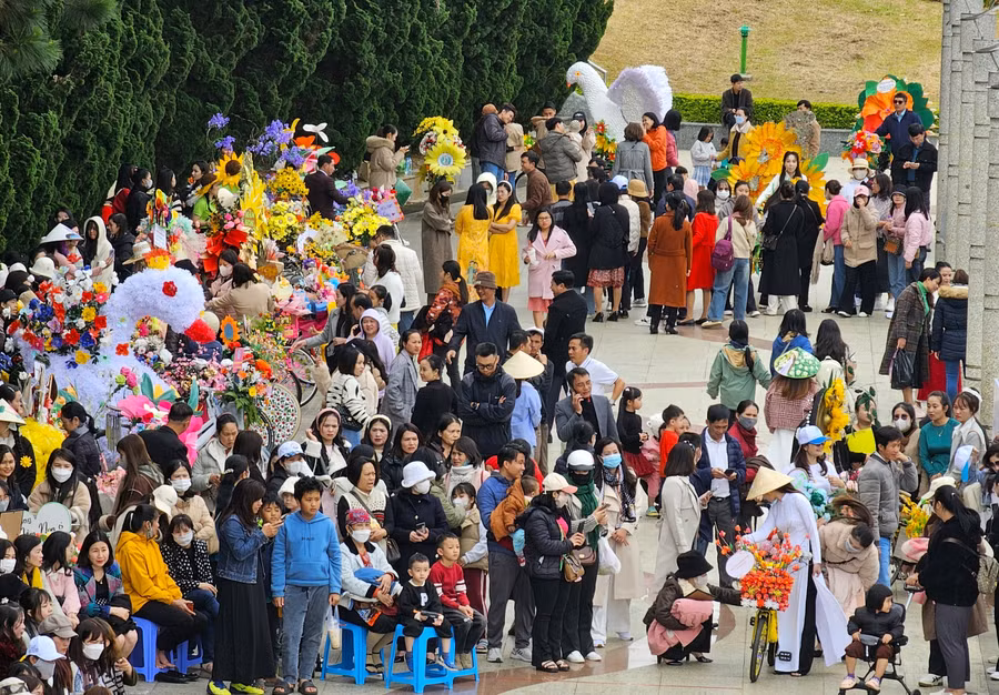 Sau khi kết thúc hội thi, các tác phẩm sẽ được trưng bày cho du khách và người dân thưởng lãm, đồng thời sẽ tham gia các chương trình diễu hành, carnival trong khuôn khổ Festival hoa Đà Lạt 2024.