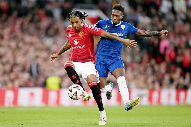 M.U (trái) được đánh giá nhỉnh hơn về triển vọng vô địch Europa League M.U (trái) được đánh giá nhỉnh hơn về triển vọng vô địch Europa League
