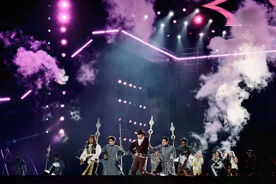 Cả hai tiết mục đều có sự góp mặt của những khán giả may mắn được giao lưu cùng các anh tài, để lại kỷ niệm khó quên với khán giả tại concert day 2