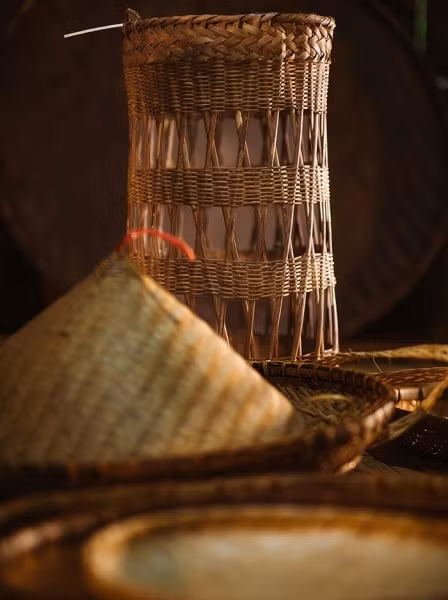 Nhiều sản phẩm đan lát mang văn hóa của người Mơ Nâm đã trở thành sản phẩm kinh tế, mang lại thu nhập cho đồng bào.