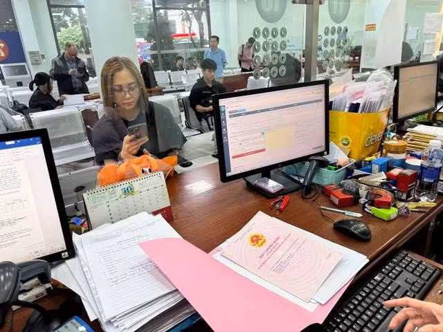 Kiến nghị bỏ sổ hồng giấy, thay vào đó xác lập chủ sở hữu và cấp sổ hồng trên không gian số