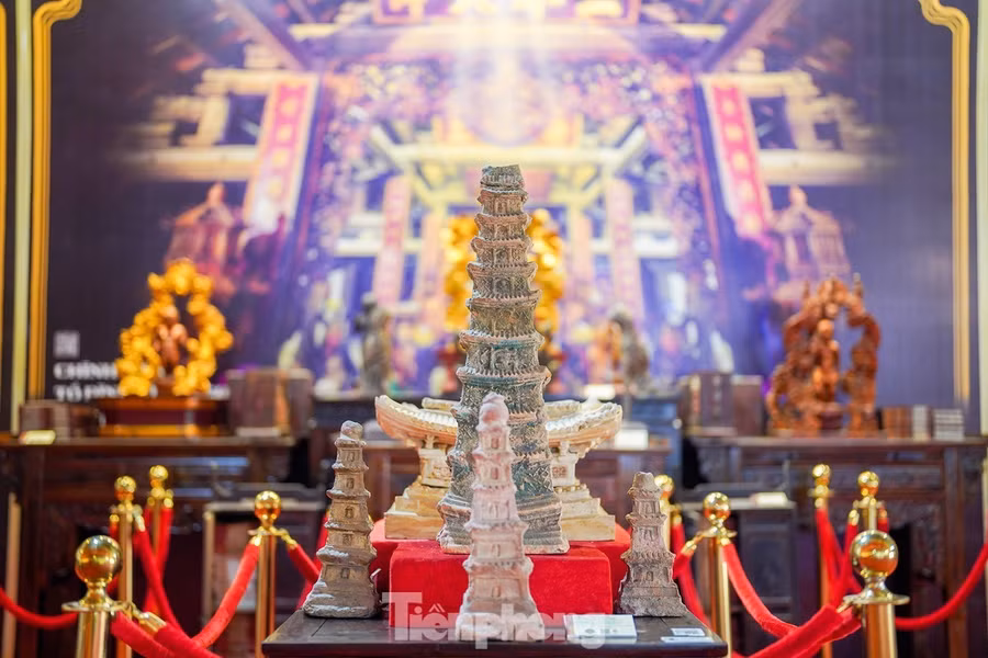 Bộ tháp thờ thời Lý, nguồn gốc Bắc Ninh.