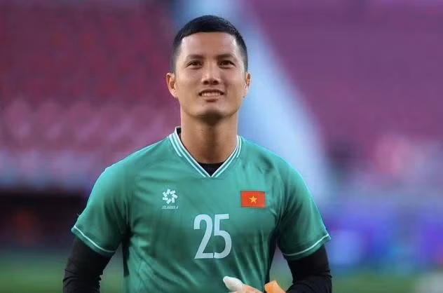 Thủ môn hay nhất AFF Cup 2024 Nguyễn Đình Triệu trở lại sau chấn thương
