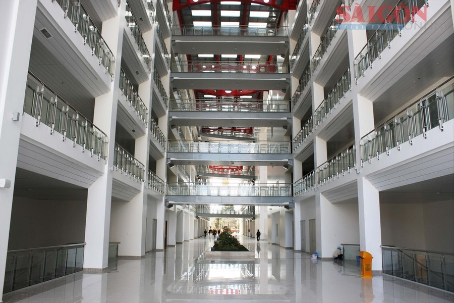Trung tâm hành chính tỉnh Lâm Đồng hiện tại có diện tích sàn hơn 22.000m2. Ảnh: ĐOÀN KIÊN Trung tâm hành chính tỉnh Lâm Đồng hiện tại có diện tích sàn hơn 22.000m2. Ảnh: ĐOÀN KIÊN