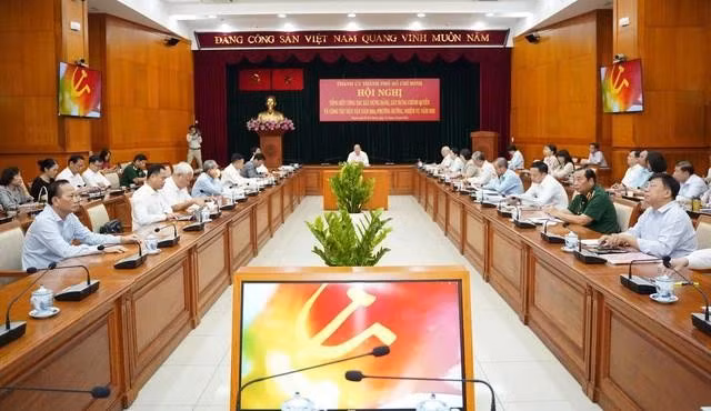 Hội nghị tổng kết công tác xây dựng đảng, xây dựng chính quyền và công tác dân vận TP.HCM năm 2024 tổ chức theo hình thức trực tiếp kết hợp trực tuyến