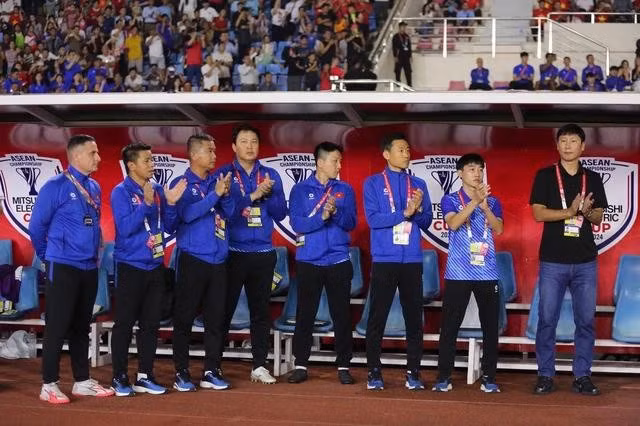 HLV Kim Sang-sik được giao thêm mục tiêu tiến về giải châu Á và vòng loại World Cup cùng bóng đá Việt Nam