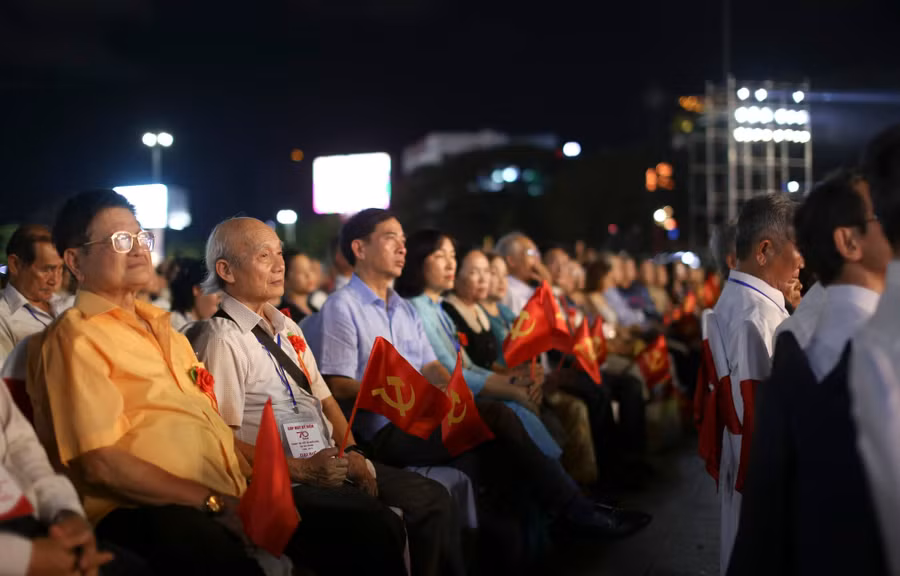 Các đại biểu tham dự buổi lễ. Ảnh: Trương Định