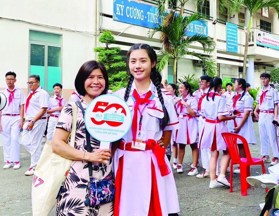 Các hoạt động của Nguyễn Ngọc Tuyết Anh luôn có sự đồng hành của mẹ Các hoạt động của Nguyễn Ngọc Tuyết Anh luôn có sự đồng hành của mẹ