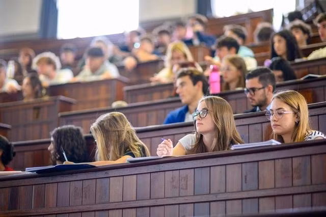 Sinh viên học tại một ngôi trường hàng đầu Ý