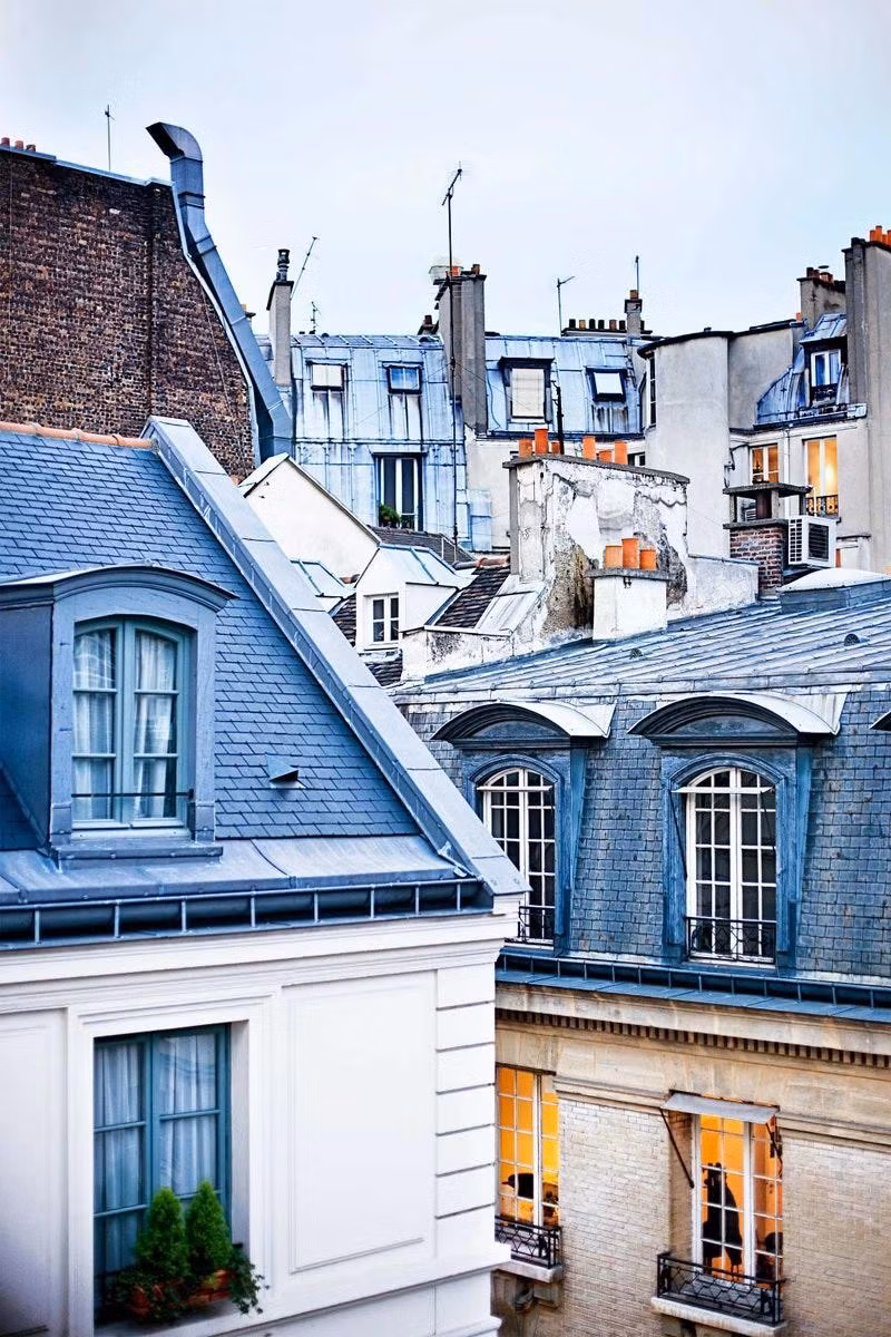 Với kiến trúc ấn tượng, những đại lộ lớn, tác phẩm nghệ thuật đẳng cấp thế giới, những tiệm bánh và những nơi lưu trú cổ điển, đây là thành phố không bao giờ ngủ