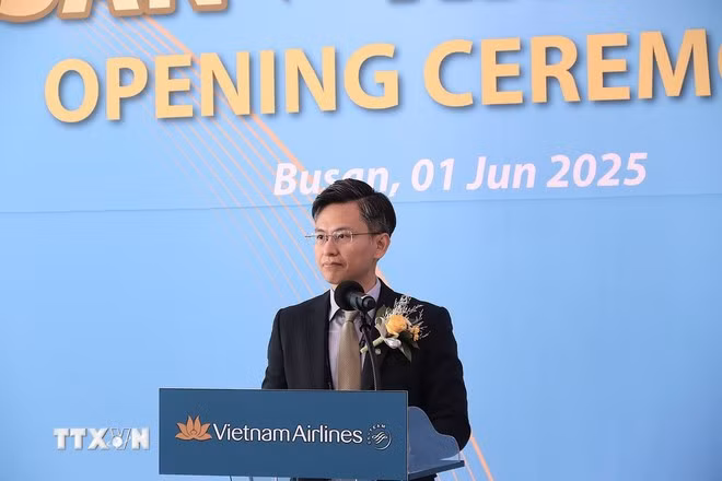 Ông Nguyễn Huy Đức - Trưởng Chi nhánh Vietnam Airlines tại Hàn Quốc phát biểu. (Ảnh Khánh Vân/TTXVN)