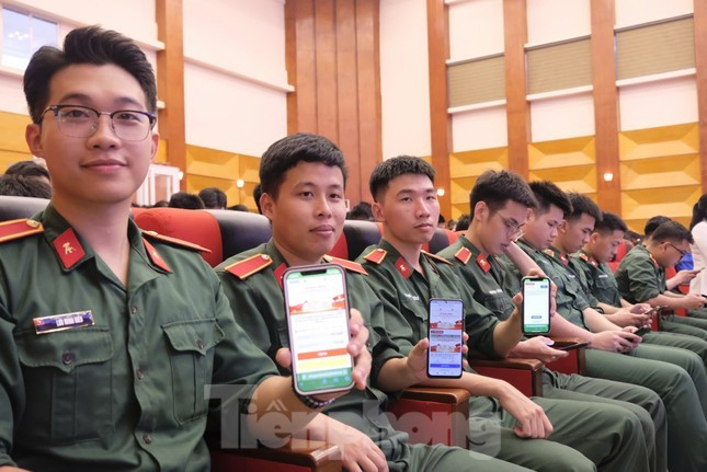 Tuổi trẻ Quân đội hưởng ứng cuộc thi. Ảnh: Châu Linh Tuổi trẻ Quân đội hưởng ứng cuộc thi. Ảnh: Châu Linh