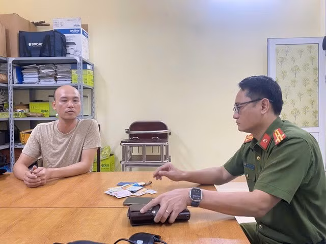 Công an lấy lời khai Dương Văn Thạnh