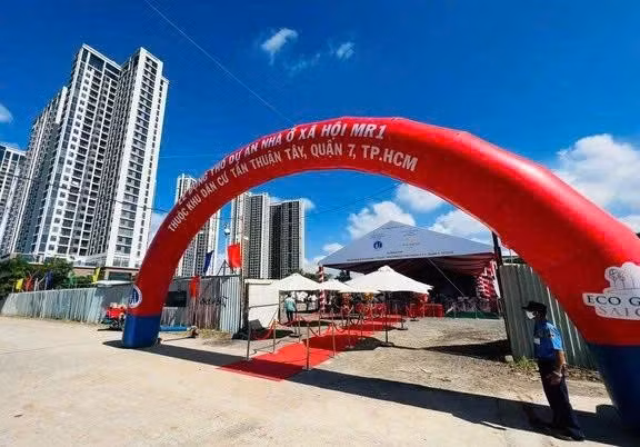 Để thuộc đối tượng mua nhà ở xã hội cần đáp ứng đủ các điều kiện về nhà ở và thu nhập