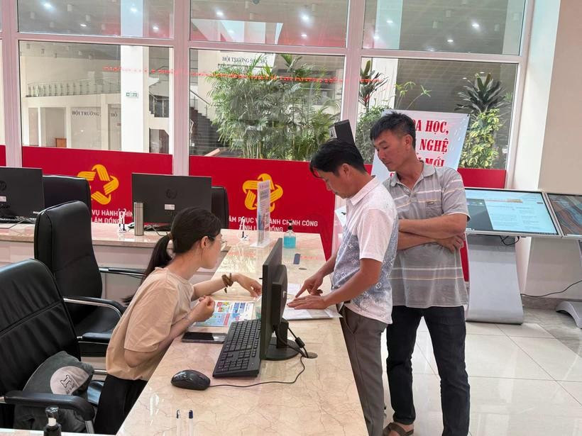 Bộ Nội vụ đề xuất quy định về việc thành lập các Sở đặc thù ở một số địa phương (Ảnh: PV/Vietnam+) Bộ Nội vụ đề xuất quy định về việc thành lập các Sở đặc thù ở một số địa phương (Ảnh: PV/Vietnam+)