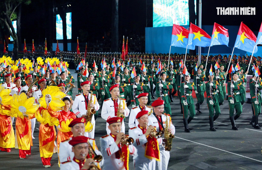 Dự kiến, TP.HCM sẽ tiếp tục sơ duyệt vào tối 25.4 và tổng duyệt cấp Nhà nước vào sáng 27.4, trước khi diễu binh chính thức diễn ra vào lúc 6 giờ 30 sáng 30.4