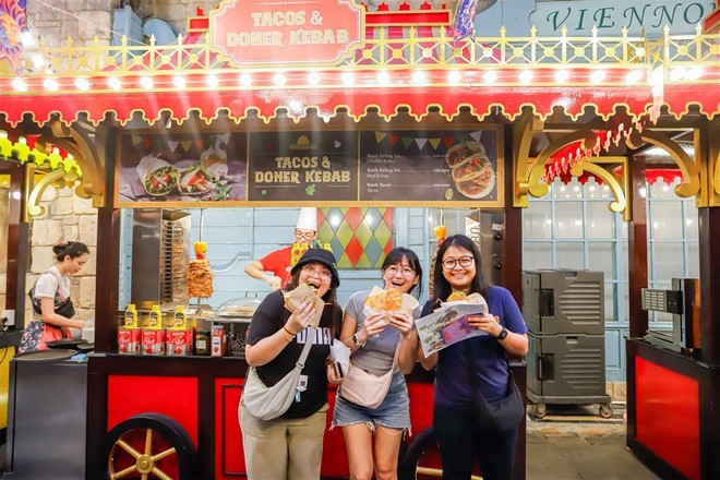 Hội chợ ẩm thực châu Âu sôi động và đầy hấp lực. Hội chợ ẩm thực châu Âu sôi động và đầy hấp lực.