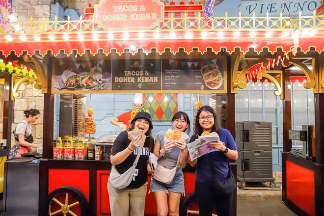 Hội chợ ẩm thực châu Âu sôi động và đầy hấp lực.