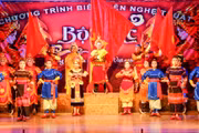 Trích đoạn tuồng Quang Trung lên ngôi (vở tuồng Quang Trung đại phá quân Thanh) là một trong những tiết mục được Nhà hát Nghệ thuật truyền thống tỉnh Gia Lai dàn dựng biểu diễn phục vụ du lịch. Ảnh: Ngọc Nhuận