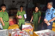Lực lượng Công an phường Pleiku kiểm tra và xử lý các cơ sở vi phạm an toàn thực phẩm