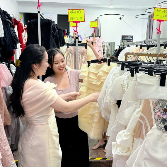 Xu hướng thuê trang phục - Vừa tiết kiệm lại được mặc đẹp
