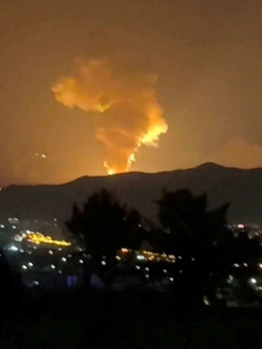 Khói bốc lên từ khu vực KhoJir, Tehran, Iran hôm 18/6 giữa xung đột với Israel. Ảnh: Reuters khoi-boc-len-tu-khu-vuc-khojir-tehran-iran-hom-18-6-giua-xung-dot-voi-israel-anh-reuters-s.jpg