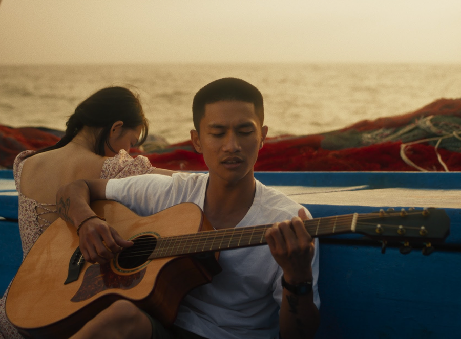 Nguyễn Hùng-nam chính trong phim Đàn cá gỗ-bộ phim giành giải Cánh diều vàng cho phim ngắn xuất sắc nhất năm 2024. Ảnh NVCC nguyen-hung-nhan-vat-nam-chinh-trong-phim-dan-ca-go-phai-tu-bo-dam-me-ca-nhac-de-ke-nghiep-chai-luoi-cua-gia-dinh-anh-nvcc.png