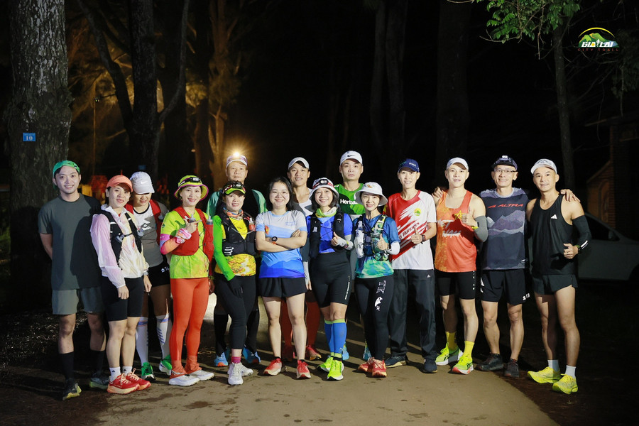 Các runner tham gia chạy buổi chạy thử (test route) cung đường Gia Lai City Trail – Giấc mơ đại ngàn 2025. Ảnh do BTC giải cung cấp download-21.jpg