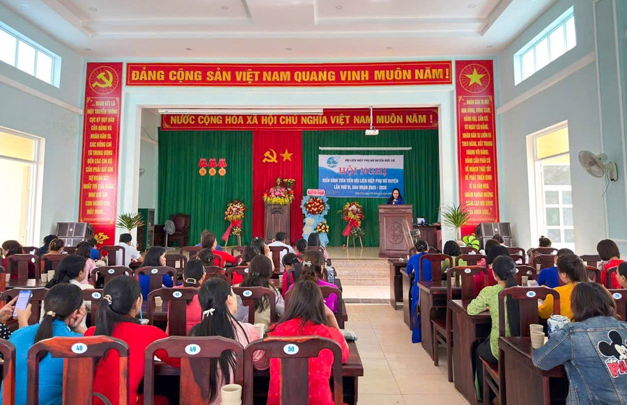 Hội LHPN huyện Đức Cơ tổng kết 5 năm thực hiện các phong trào thi đua. Ảnh: Minh Châu img-2247.jpg