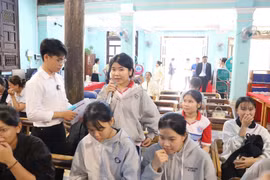 Triển lãm sách và Tọa đàm “Kỹ năng số và hành trình khám phá bản thân”