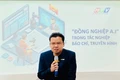 Nhà báo, Thạc sĩ Ngô Trần Thịnh - Trưởng phòng Đa Truyền thông, Trung tâm tin tức, Đài truyền hình TP Hồ Chí Minh (HTV) hướng dẫn học viên các chuyên đề