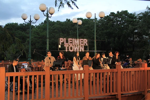 Đêm nhạc Pleimer Town-Giữ lại chút hoàng hôn