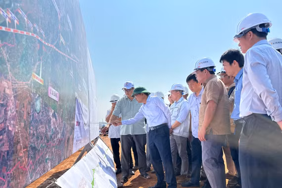 Lãnh đạo tỉnh kiểm tra hiện trường thi công dự án thành phần 3 cao tốc Quy Nhơn - Pleiku.