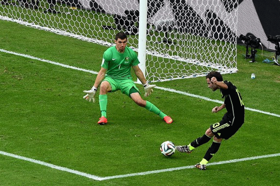 Pha xâu kim ghi bàn thắng 3-0 cho Mata. Pha xâu kim ghi bàn thắng 3-0 cho Mata.