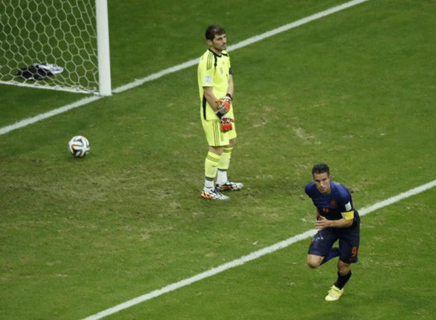 Casillas mắc sai lầm nghiêm trọng.