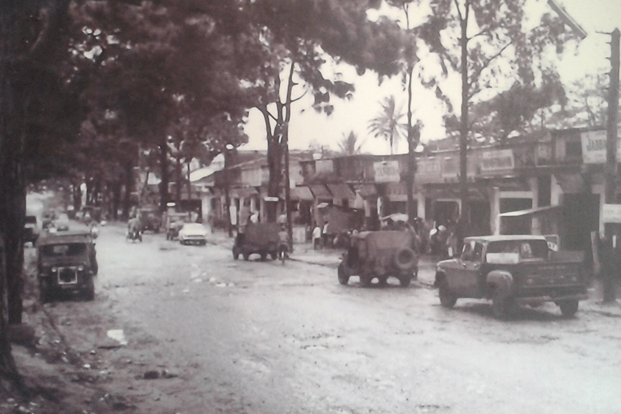 Đường Hoàng Diệu trước đây, bây giờ là đường Hùng Vương. Đường Hoàng Diệu trước đây, bây giờ là đường Hùng Vương.