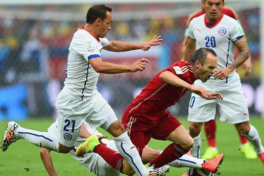 La Roja đã gục ngã sau 6 năm ở trên đỉnh cao.