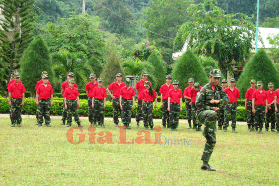 “Học kỳ trong quân đội” giúp các em trải nghiệm cuộc sống. Ảnh: Nguyễn Giang