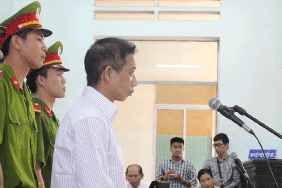 Bị cáo Lâm nghe tuyên án. Ảnh: Bình Nguyên Bị cáo Lâm nghe tuyên án. Ảnh: Bình Nguyên