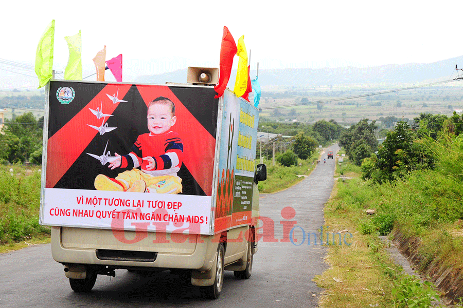 Tuyên truyền về căn bệnh thế kỷ trong cộng đồng tại huyện Ia Pa. Ảnh: Nguyễn Huy  Tuyên truyền về căn bệnh thế kỷ trong cộng đồng tại huyện Ia Pa. Ảnh: Nguyễn Huy