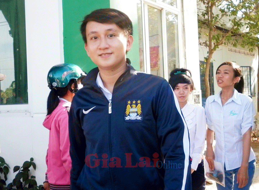 Nụ cười hiếm hoi của thí sinh sau buổi thi chiều nay. Ảnh: Trần Dung Nụ cười hiếm hoi của thí sinh sau buổi thi chiều nay. Ảnh: Trần Dung